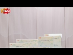 إطار صورة أكريليك مع سلسلة قاعدة خشبية