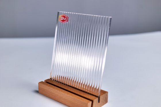 ورقة بلاستيكية شفافة منقوشة بسماكة 1.8 مم - 40 مم مع خيار نفاذية الضوء متاح للشراء